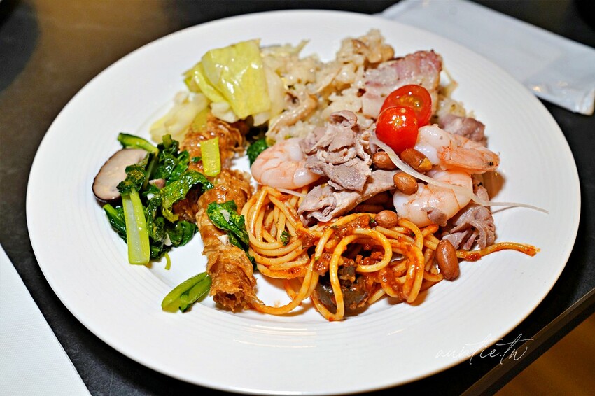 【苗栗】三灣｜斑比跳跳，頂級露營車一泊四食，郭董周董都來了，超奢華魚子醬松露Pizza，A5和牛燒肉拼盤