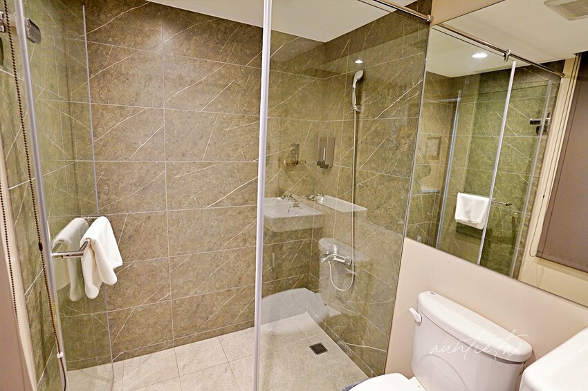 【苗栗】三灣｜斑比跳跳，頂級露營車一泊四食，郭董周董都來了，超奢華魚子醬松露Pizza，A5和牛燒肉拼盤