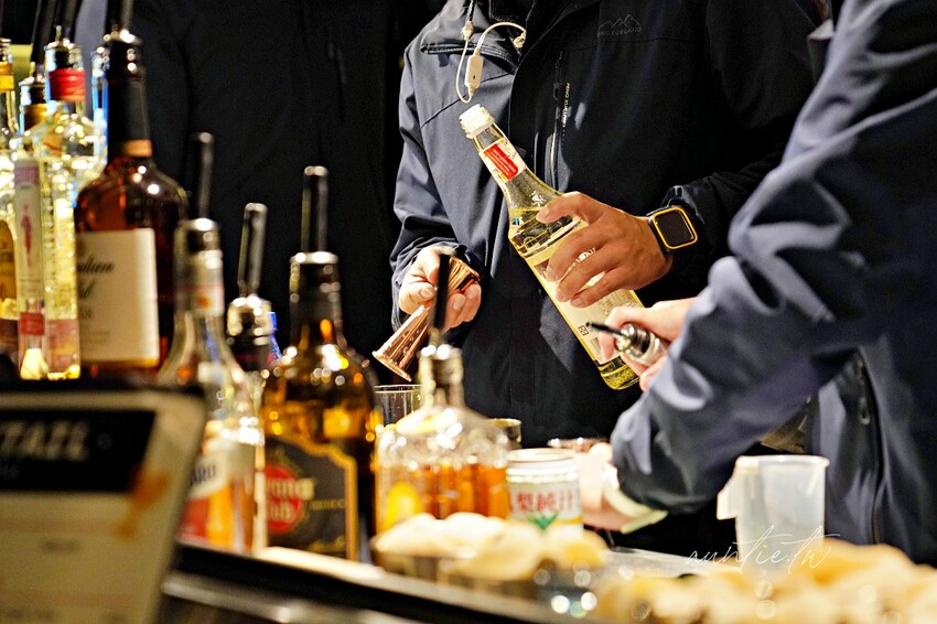 【苗栗】三灣｜斑比跳跳，頂級露營車一泊四食，郭董周董都來了，超奢華魚子醬松露Pizza，A5和牛燒肉拼盤