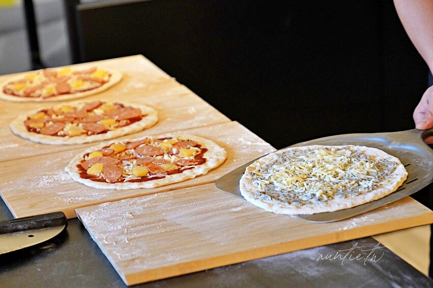 【苗栗】三灣｜斑比跳跳，頂級露營車一泊四食，郭董周董都來了，超奢華魚子醬松露Pizza，A5和牛燒肉拼盤