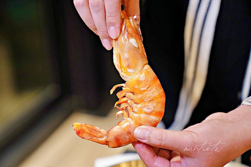 【苗栗】三灣｜斑比跳跳，頂級露營車一泊四食，郭董周董都來了，超奢華魚子醬松露Pizza，A5和牛燒肉拼盤