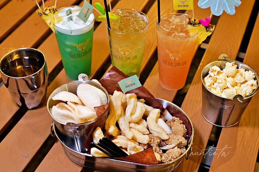 【苗栗】三灣｜斑比跳跳，頂級露營車一泊四食，郭董周董都來了，超奢華魚子醬松露Pizza，A5和牛燒肉拼盤