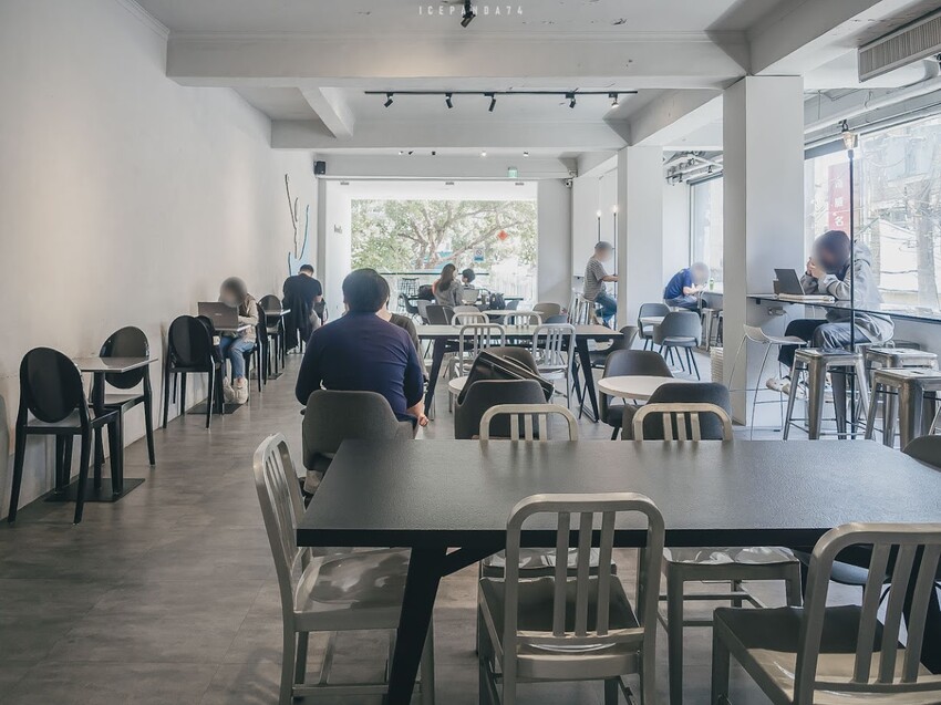 Banana Blue Coffee 不限時的慢活秘境 CP值超高的咖啡廳