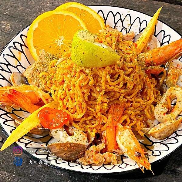 Walami 瓦拉米｜台南氛圍鍋燒意麵推薦 @neru.foodie / 丸の良食