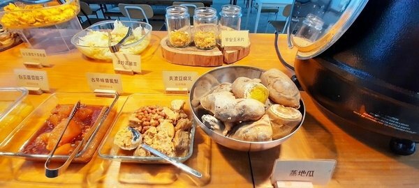 旅遊 ░   南部豪華型帳篷露營 - The Tale Of Butterfly 蝶舞澗 一泊二食， 1200多棵花旗木粉嫩登場