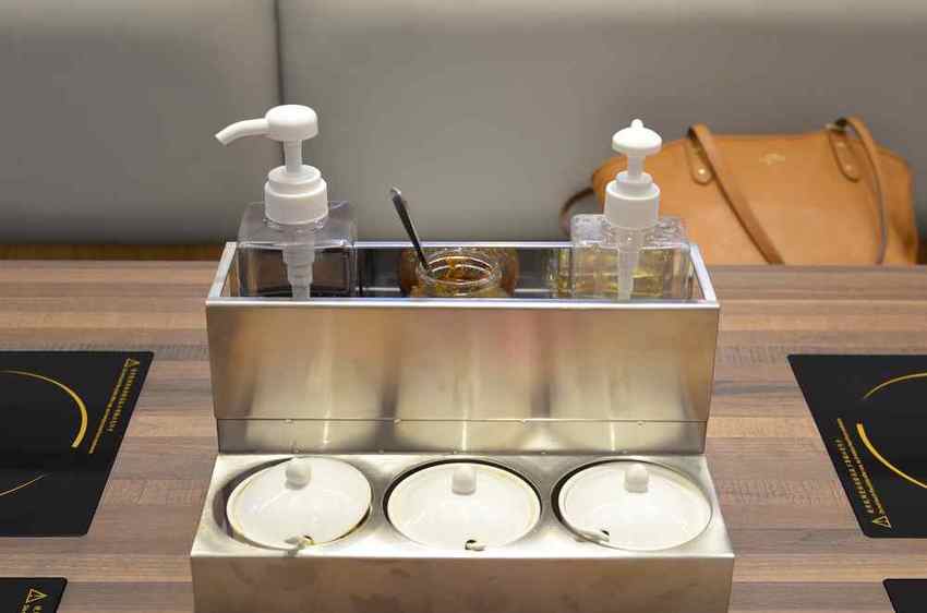 鉄火鍋－和牛咖哩飯吃到飽，樂軒和牛旗下平價品牌進駐板橋車站