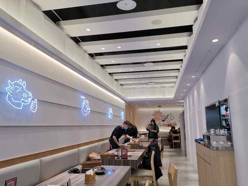 鉄火鍋－和牛咖哩飯吃到飽，樂軒和牛旗下平價品牌進駐板橋車站