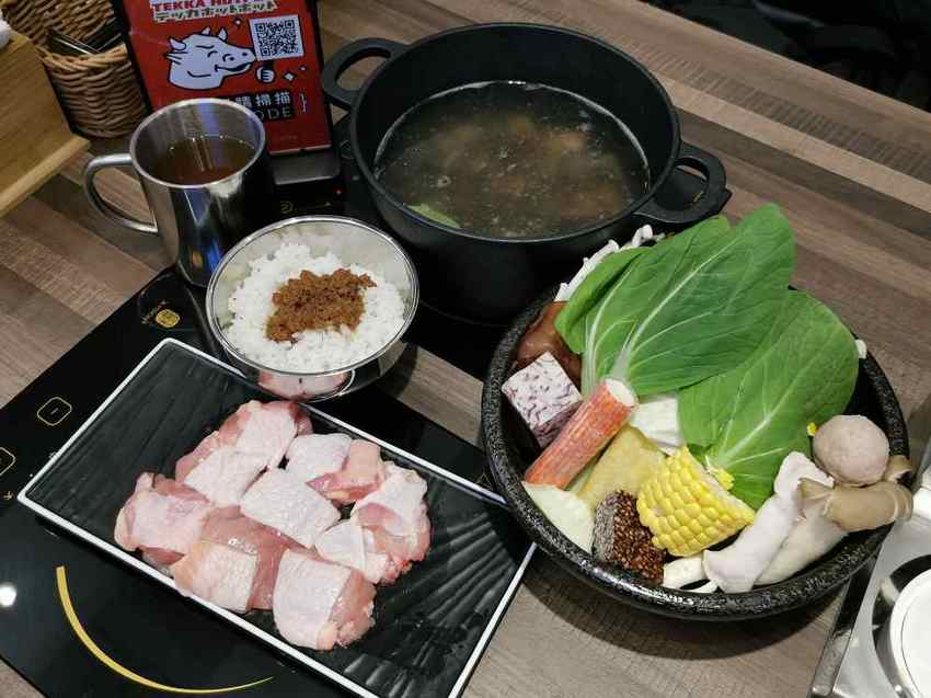 鉄火鍋－和牛咖哩飯吃到飽，樂軒和牛旗下平價品牌進駐板橋車站