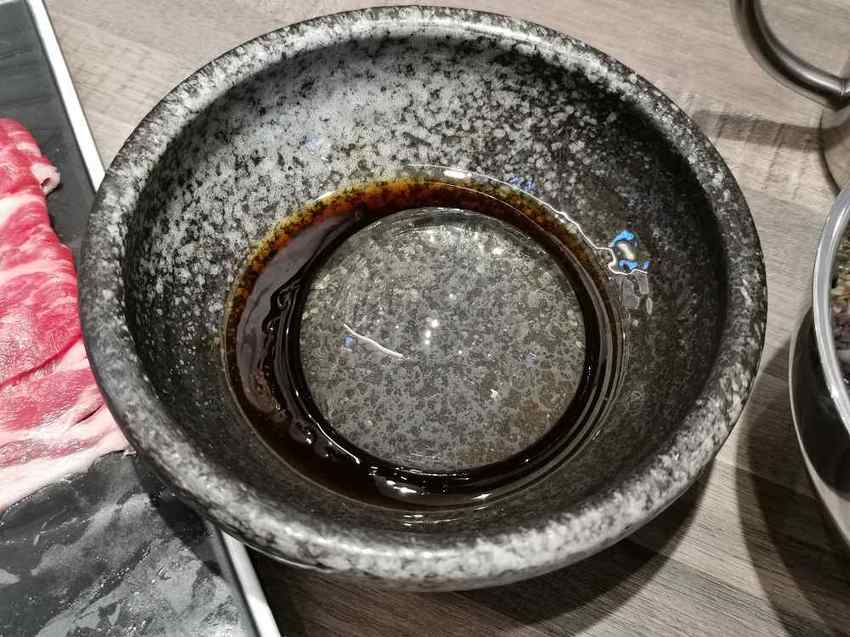 鉄火鍋－和牛咖哩飯吃到飽，樂軒和牛旗下平價品牌進駐板橋車站