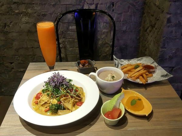 栗子南瓜蔬食義大利麵與今日套餐.jpg