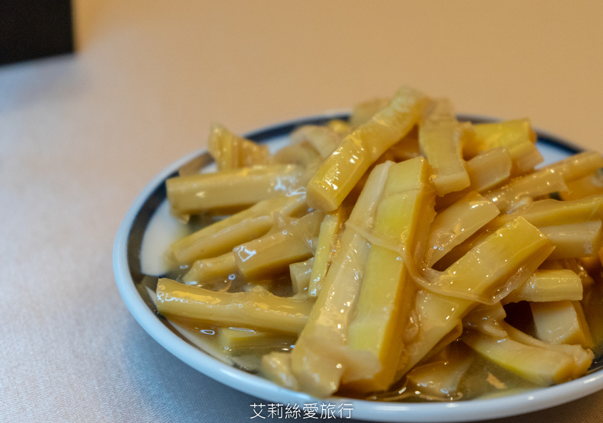 台北美食》點水樓季節限定秋蟹套餐 真功夫蟹皇小籠包 蟹肥膏滿花雕蒸膏蟹 精緻美味讓人超滿足 - 艾莉絲愛旅行