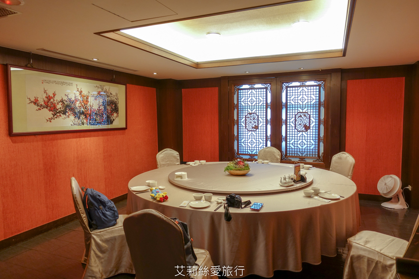 台北美食》點水樓季節限定秋蟹套餐 真功夫蟹皇小籠包 蟹肥膏滿花雕蒸膏蟹 精緻美味讓人超滿足 - 艾莉絲愛旅行