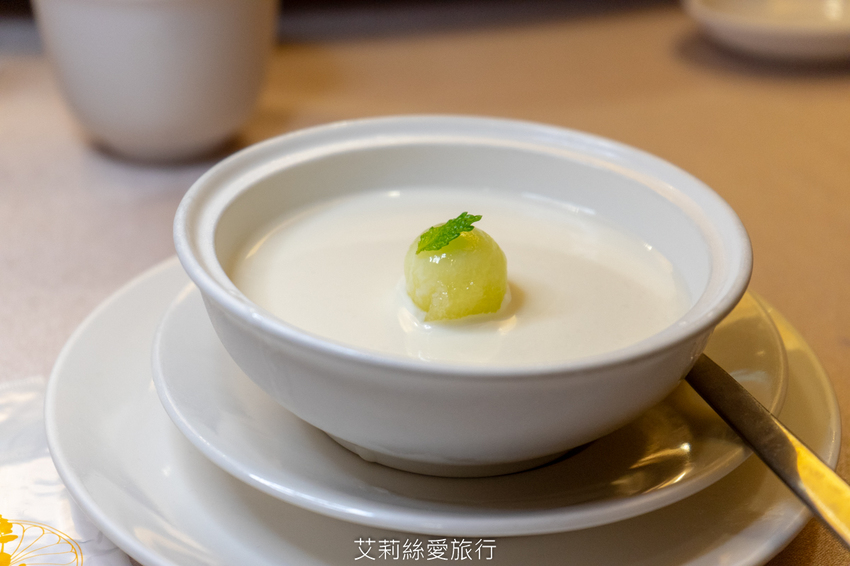 台北美食》點水樓季節限定秋蟹套餐 真功夫蟹皇小籠包 蟹肥膏滿花雕蒸膏蟹 精緻美味讓人超滿足 - 艾莉絲愛旅行