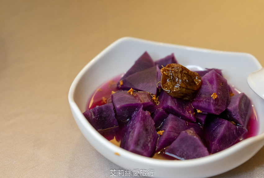 台北美食》點水樓季節限定秋蟹套餐 真功夫蟹皇小籠包 蟹肥膏滿花雕蒸膏蟹 精緻美味讓人超滿足 - 艾莉絲愛旅行