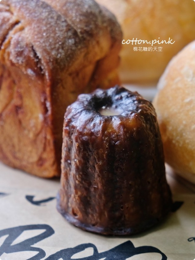 台中麵包推薦- 韓國最夯的蒜香包巴蕾麵包改良過~牽絲更好吃