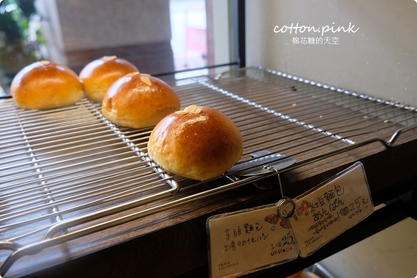 台中麵包推薦- 韓國最夯的蒜香包巴蕾麵包改良過~牽絲更好吃