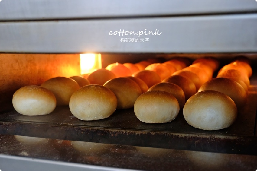 台中麵包推薦- 韓國最夯的蒜香包巴蕾麵包改良過~牽絲更好吃