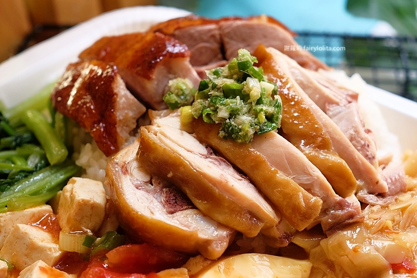 上興燒臘。超狂肉量+四樣配菜70元起!白飯、蔥油吃到飽,飲料、熱湯通通無限續! @蹦啾♥謝蘿莉 La vie heureuse