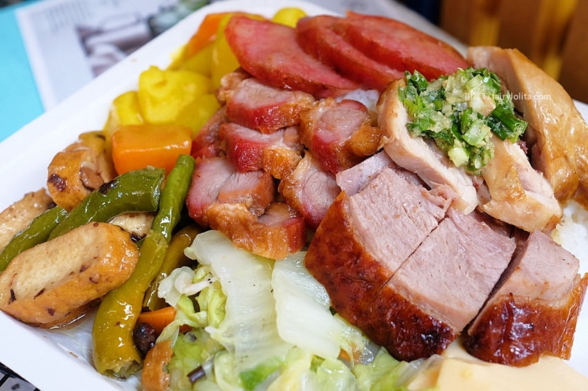 上興燒臘。超狂肉量+四樣配菜70元起!白飯、蔥油吃到飽,飲料、熱湯通通無限續! @蹦啾♥謝蘿莉 La vie heureuse