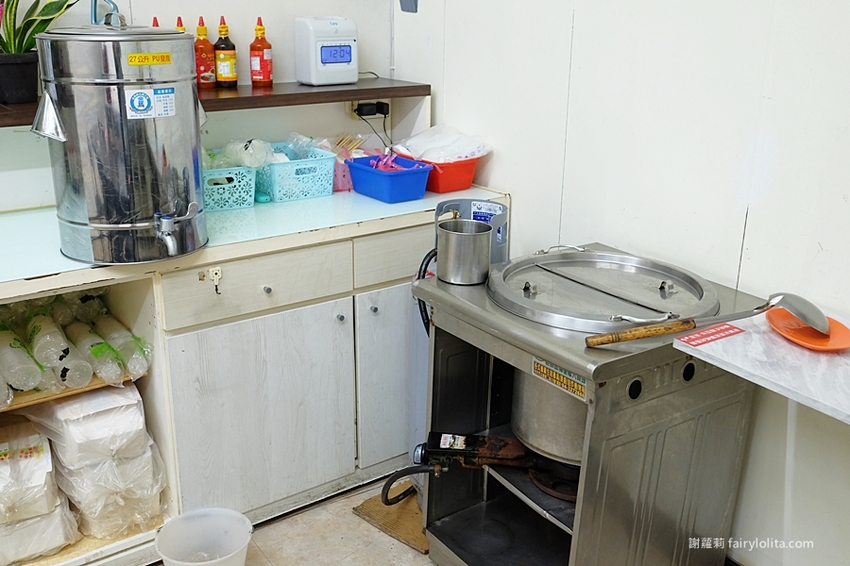 上興燒臘。超狂肉量+四樣配菜70元起!白飯、蔥油吃到飽,飲料、熱湯通通無限續! @蹦啾♥謝蘿莉 La vie heureuse