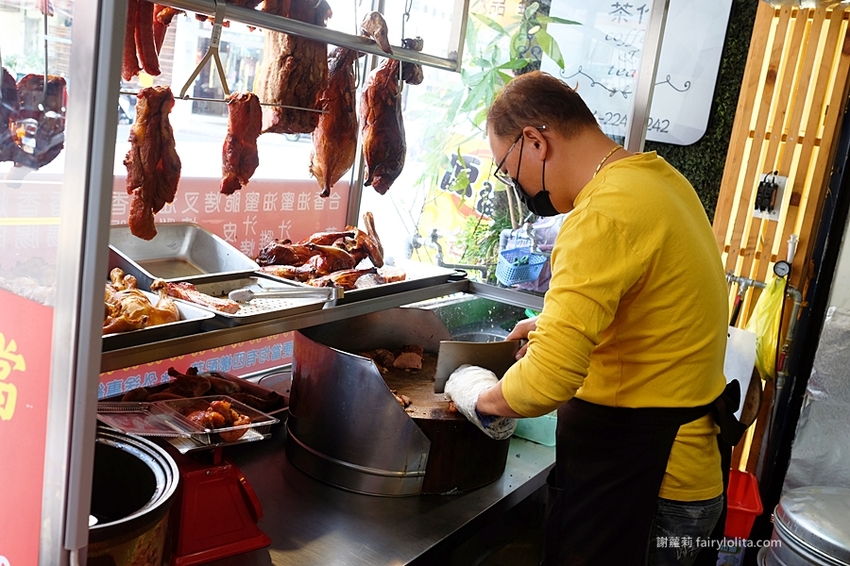 上興燒臘。超狂肉量+四樣配菜70元起!白飯、蔥油吃到飽,飲料、熱湯通通無限續! @蹦啾♥謝蘿莉 La vie heureuse