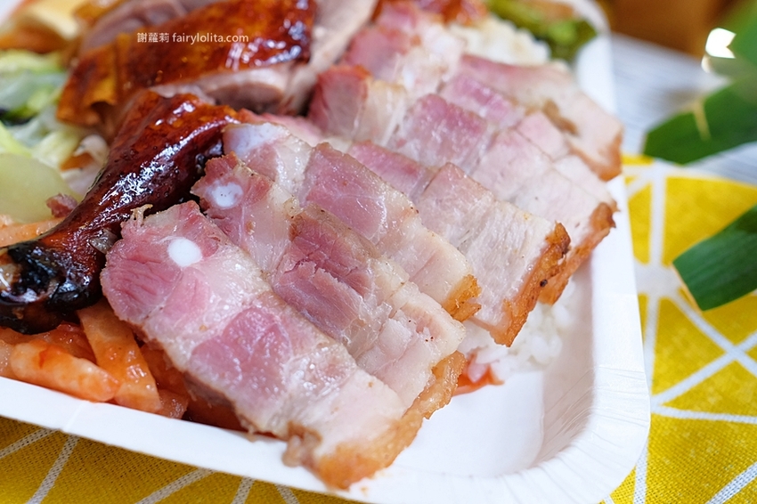 上興燒臘。超狂肉量+四樣配菜70元起!白飯、蔥油吃到飽,飲料、熱湯通通無限續! @蹦啾♥謝蘿莉 La vie heureuse