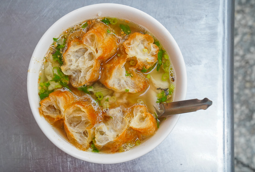 [高雄鹽埕美食]琴姐土魠魚粥-隱藏版鹽埕小吃老店!銷魂美味油條土魠魚粥 @美食好芃友