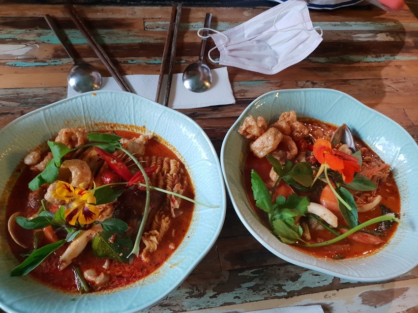 240109.jpg - 【台南】密巷必須fb預約餐廳。植感大叔的日常。泰國菜超好吃。店內蕨類植物滿佈空氣感十足的美好空間