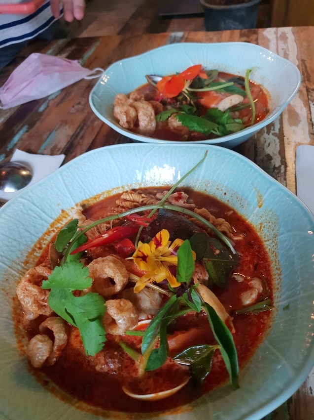 240104.jpg - 【台南】密巷必須fb預約餐廳。植感大叔的日常。泰國菜超好吃。店內蕨類植物滿佈空氣感十足的美好空間