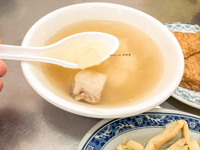 【嘉義 西區】呆獅雞肉飯🐓在地50年老店，也是不少人青睞的好滋味😋