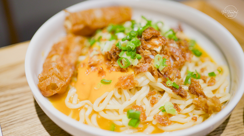 板橋江子翠美食 錵饌 真·麵舖超雞佛大爆汁，特殊的黃金流沙老油條伴麵浮誇乾麵系列！愛吃辣必吃聖凱師鬼椒