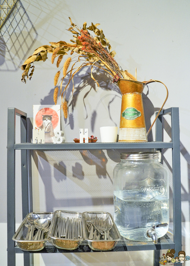 高雄新興區美食 聚餐 約會 燉湯 雞湯 必吃 高雄美食 推薦 新堀江美食