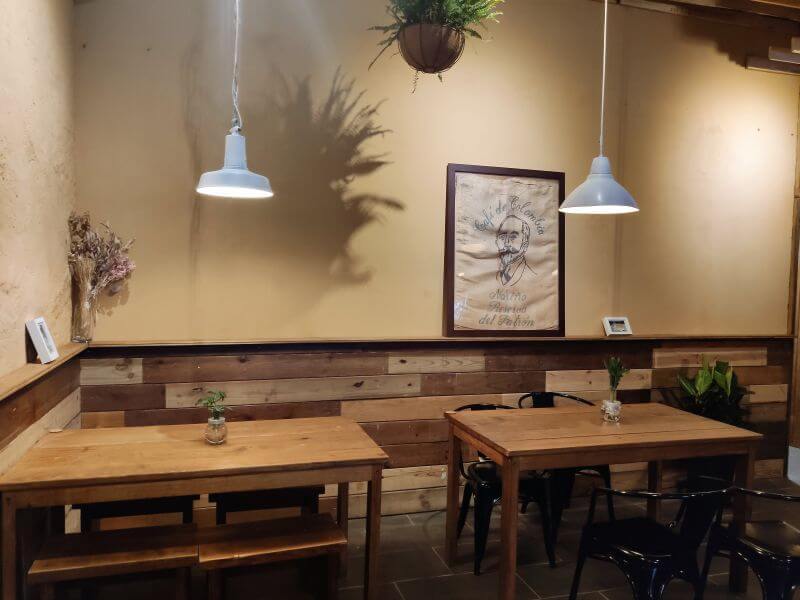 七曜日咖哩 內裝