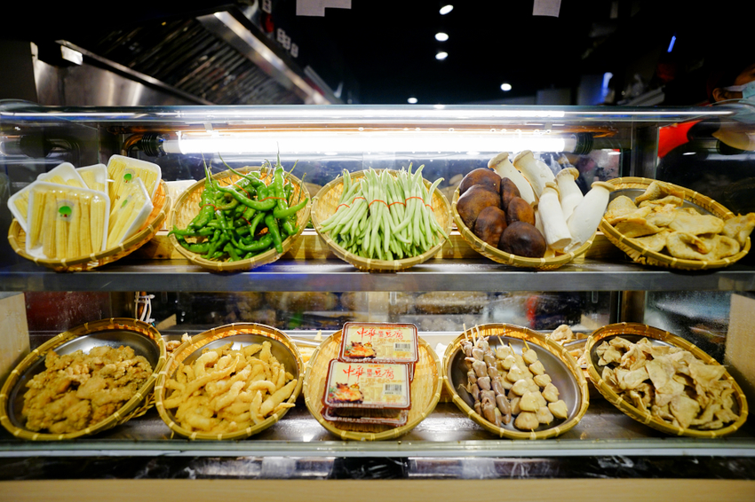 美食｜台北大同區 開小伙 宵夜、炸雞、鐵板麵 200元外送服務 近寧夏夜市消夜美食推薦！ - 奇奇一起玩樂趣