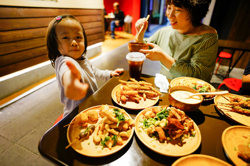 美食｜台北大同區 開小伙 宵夜、炸雞、鐵板麵 200元外送服務 近寧夏夜市消夜美食推薦！ - 奇奇一起玩樂趣
