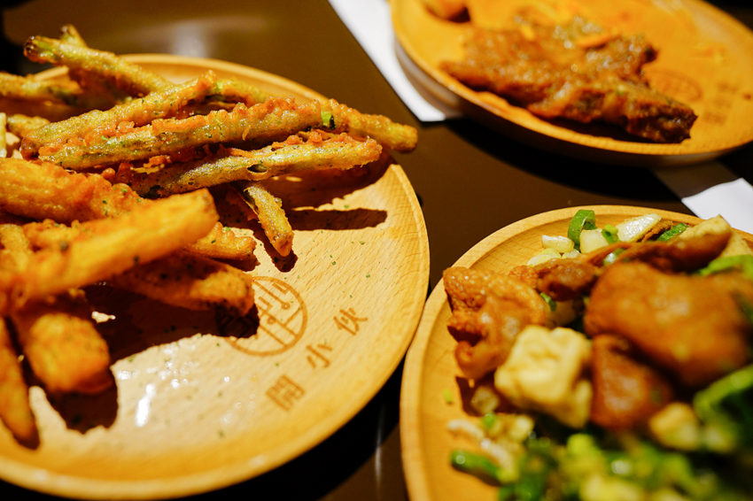 美食｜台北大同區 開小伙 宵夜、炸雞、鐵板麵 200元外送服務 近寧夏夜市消夜美食推薦！ - 奇奇一起玩樂趣