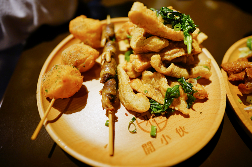 美食｜台北大同區 開小伙 宵夜、炸雞、鐵板麵 200元外送服務 近寧夏夜市消夜美食推薦！ - 奇奇一起玩樂趣