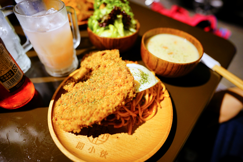 美食｜台北大同區 開小伙 宵夜、炸雞、鐵板麵 200元外送服務 近寧夏夜市消夜美食推薦！ - 奇奇一起玩樂趣