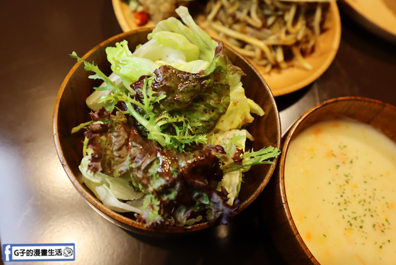 開小伙宵夜炸雞鐵板麵 鹹酥雞套餐.鐵板麵.沙拉.玉米濃湯
