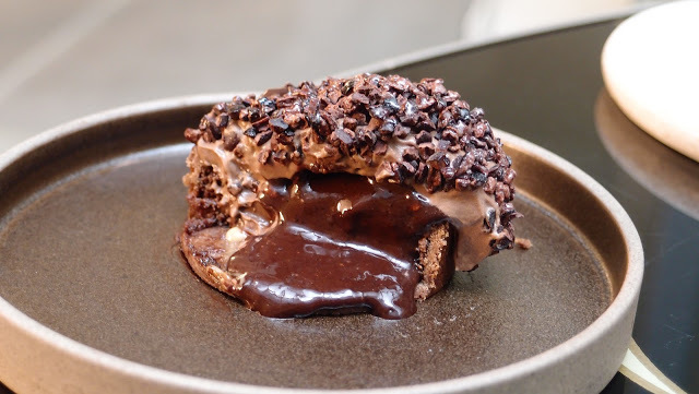 台北 TwoMONTHSperYEAR Two months per year  甜菜根 覆盆子 龍蒿 拉弗格 LAPHFROAIG FOUR CASK cacao barry INAYA 65％ 林森北路 善導寺 甜點工作室 跨領域多媒體藝術 擬真水果 擬真甜點 裝飾甜點