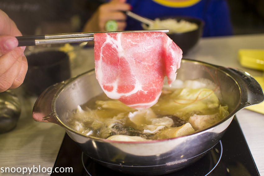 蔬鍋藝鍋物台中文心店|台中南屯火鍋~豐富自助區無限量供應,貼心附設兒童遊戲區,友善親子餐廳