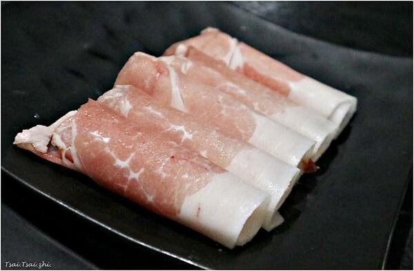 [台北中山]椒心苑麻辣鍋|頂級食材麻辣火鍋吃到飽，哈根達斯和