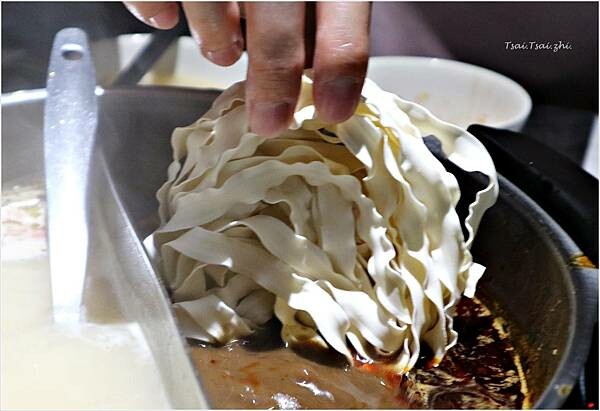 [台北中山]椒心苑麻辣鍋|頂級食材麻辣火鍋吃到飽，哈根達斯和