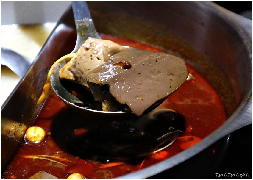 [台北中山]椒心苑麻辣鍋|頂級食材麻辣火鍋吃到飽，哈根達斯和