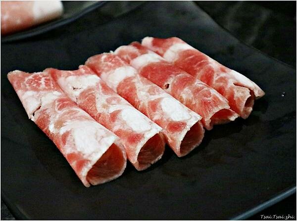 [台北中山]椒心苑麻辣鍋|頂級食材麻辣火鍋吃到飽，哈根達斯和