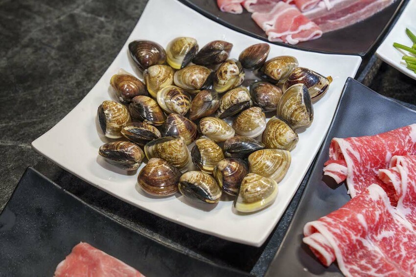 台北市中山區台北火鍋 椒心苑麻辣鍋｜食材多樣品質絕佳的吃到飽火鍋!