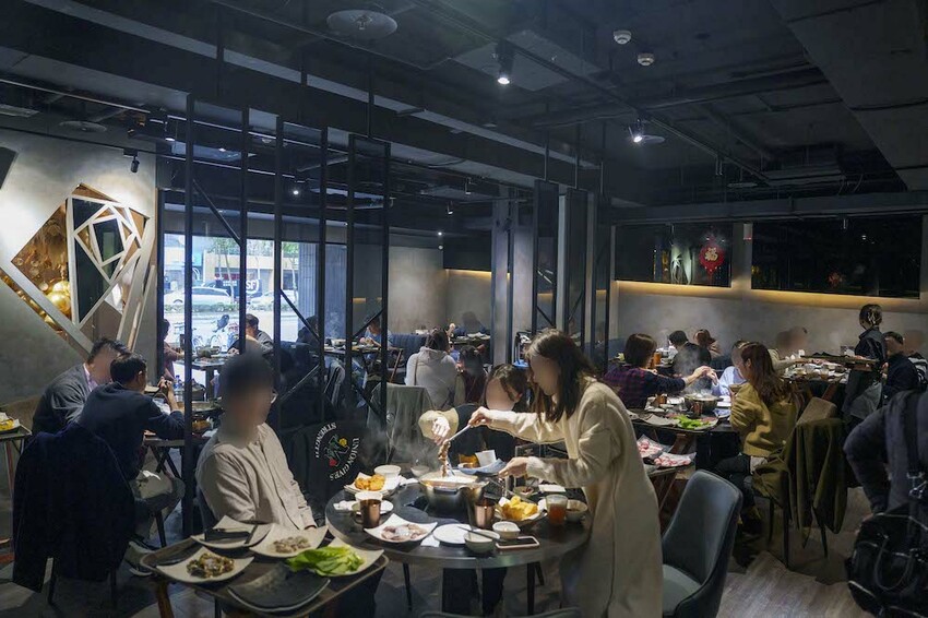 台北市中山區台北火鍋 椒心苑麻辣鍋｜食材多樣品質絕佳的吃到飽火鍋!