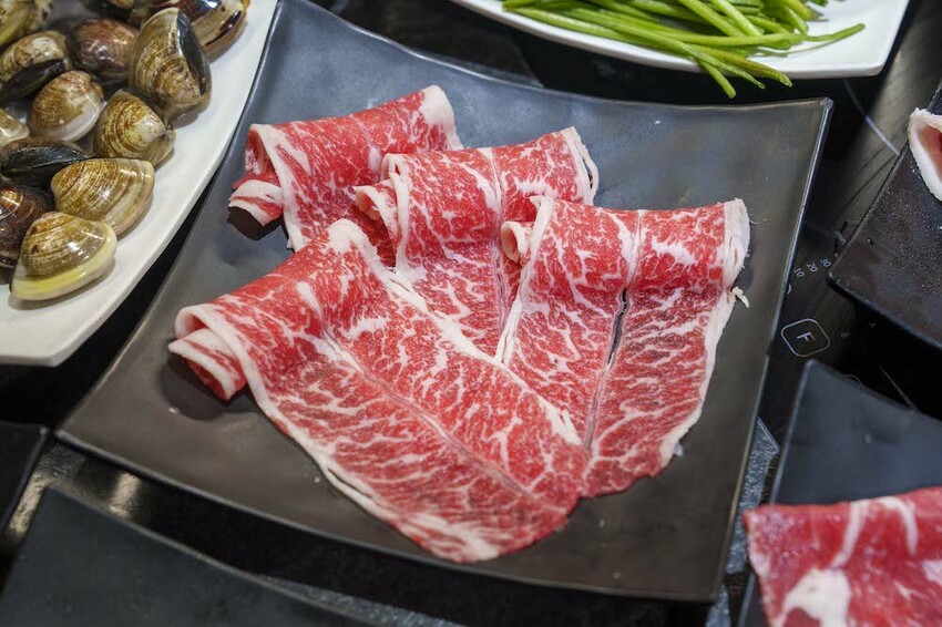 台北市中山區台北火鍋 椒心苑麻辣鍋｜食材多樣品質絕佳的吃到飽火鍋!