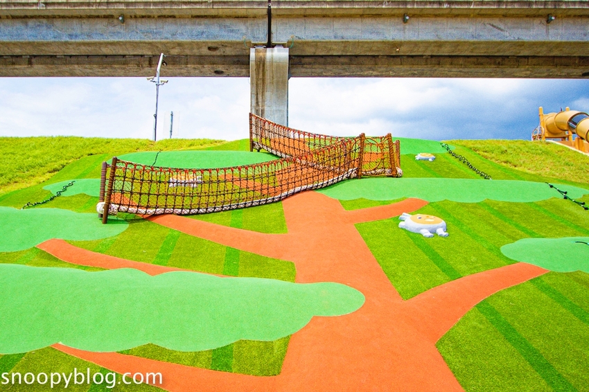 【台北親子景點】新北大都會公園共融堤坡滑梯樂園，台灣彌猴滑梯、台灣黑熊鞦韆、山豬搖搖馬…以台灣特色動物為主題的滑梯樂園