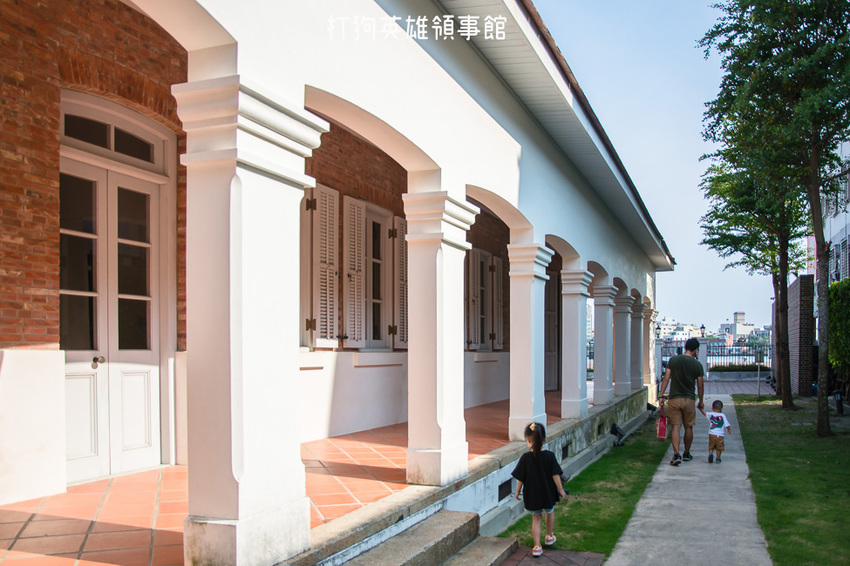 ｜高雄景點｜打狗英國領事館文化園區，眺望高雄港、85大樓，巴洛克式風格建築好好拍 - 阿婷的旅行札記。